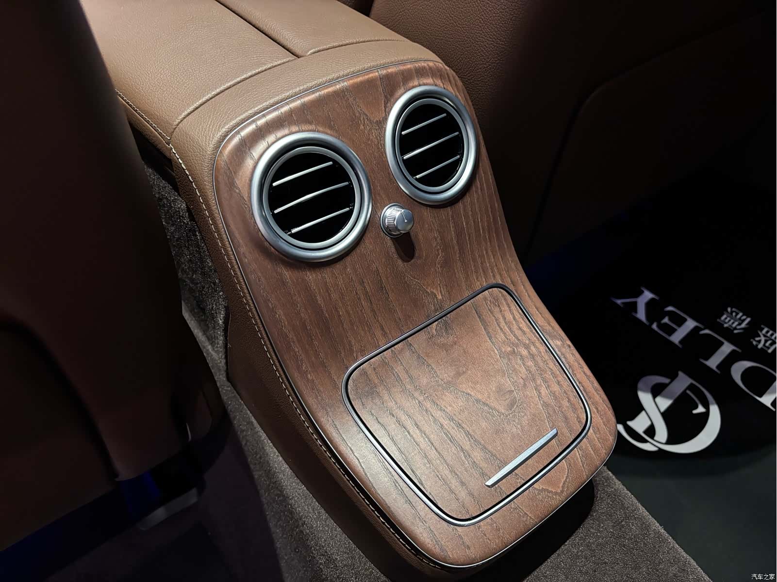 Mercedes-Benz E-Class, 2022 20
