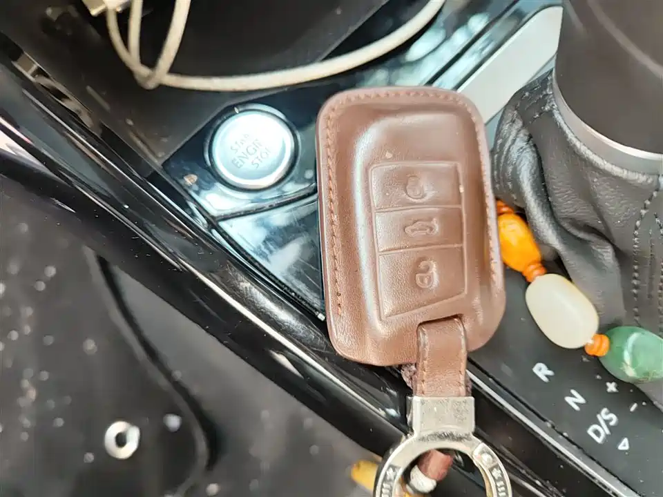 Volkswagen T-ROC exploring Songs