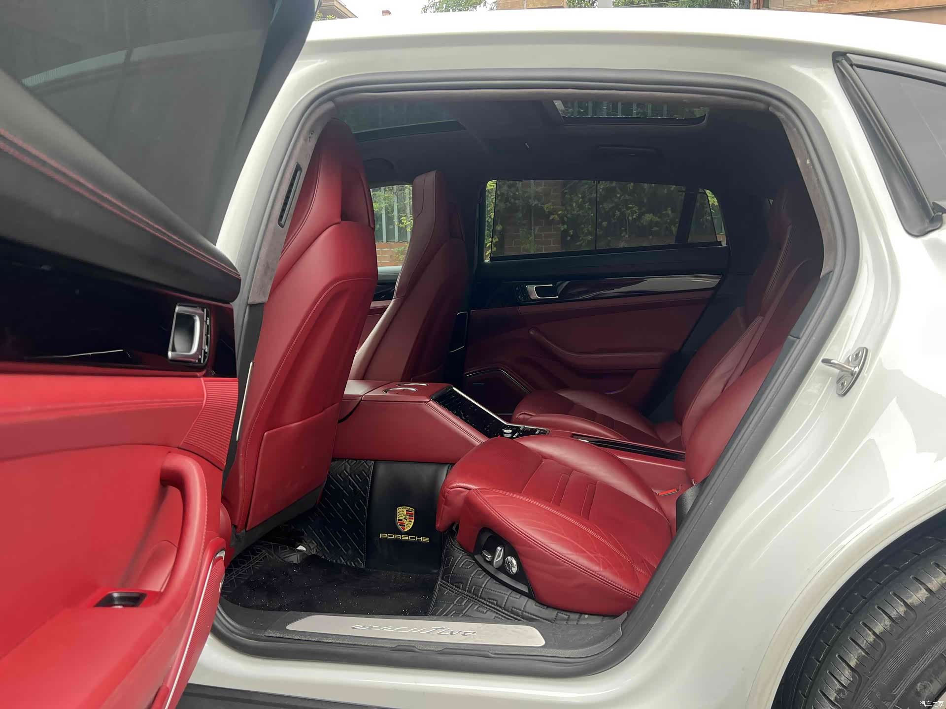 Porsche Panamera, 2019 все фото