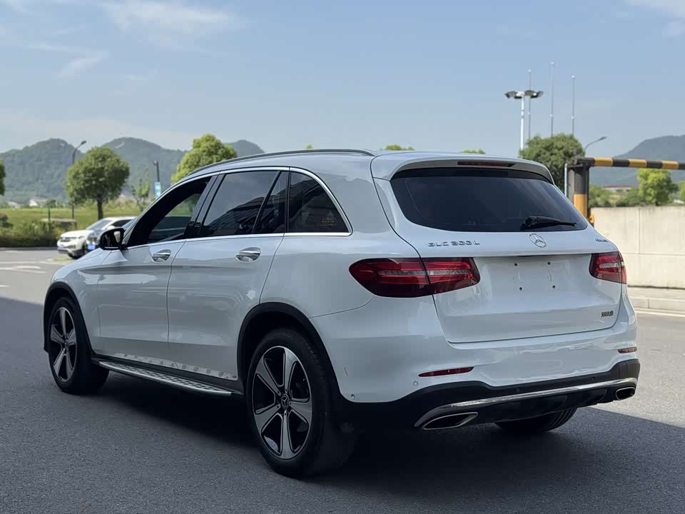 Mercedes-Benz GLC Mercedes-Benz GLC