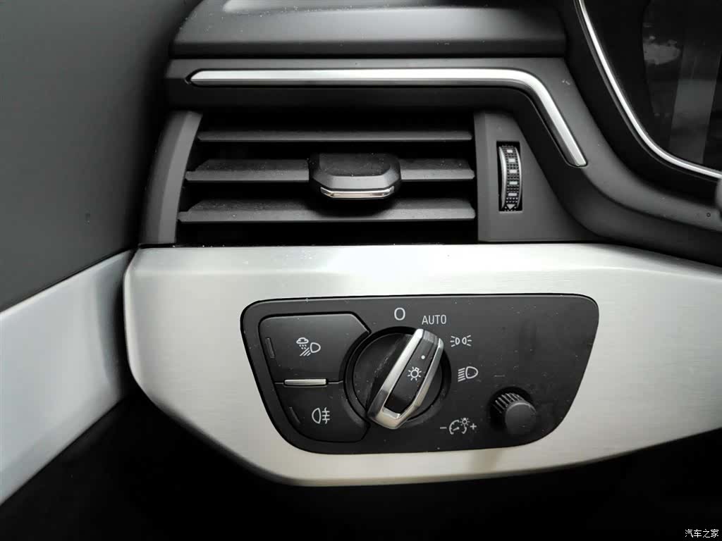 Audi A4L, 2022 9
