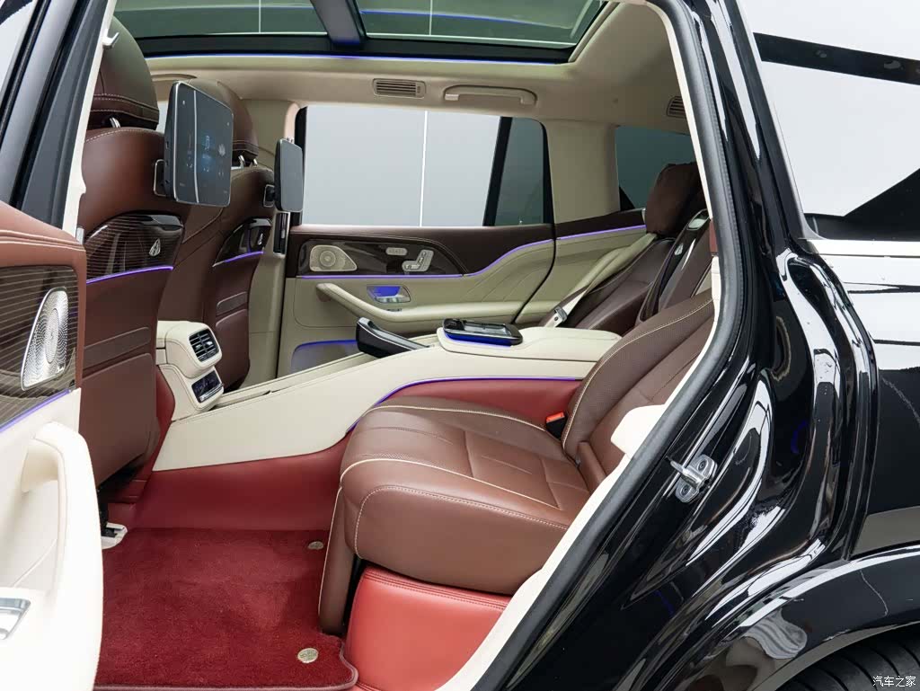 Maybach GLS, 2023 10