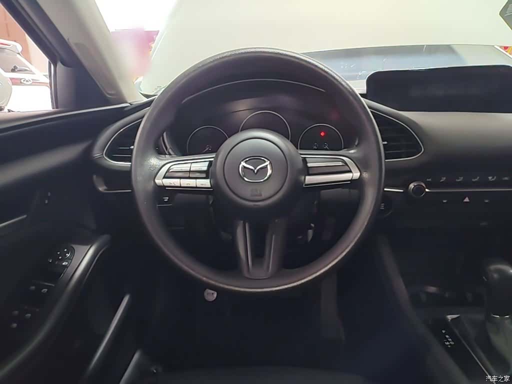Mazda Mazda3, 2022 11