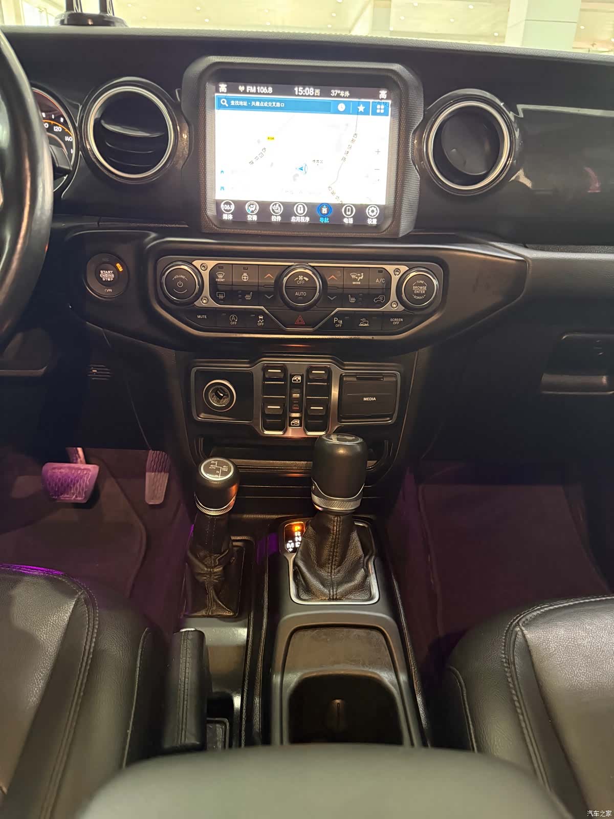 Jeep Wrangler, 2024 12