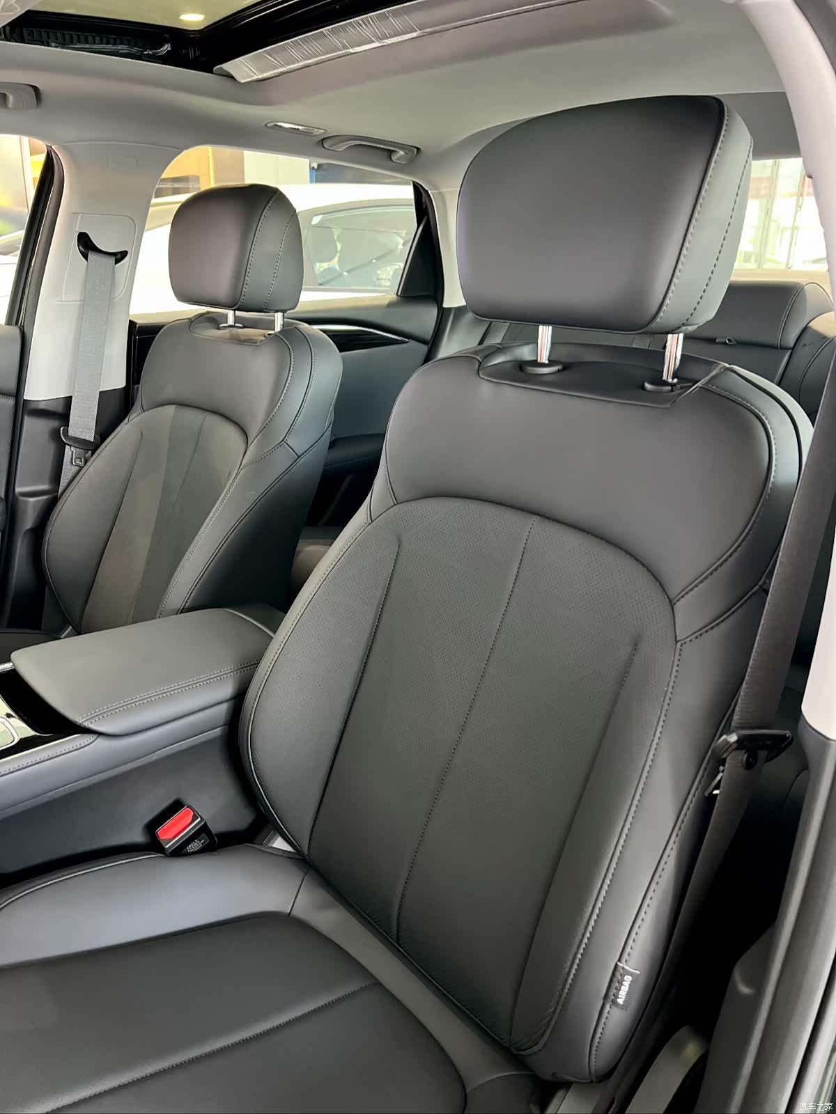 Geely Emgrand, 2025 все фото
