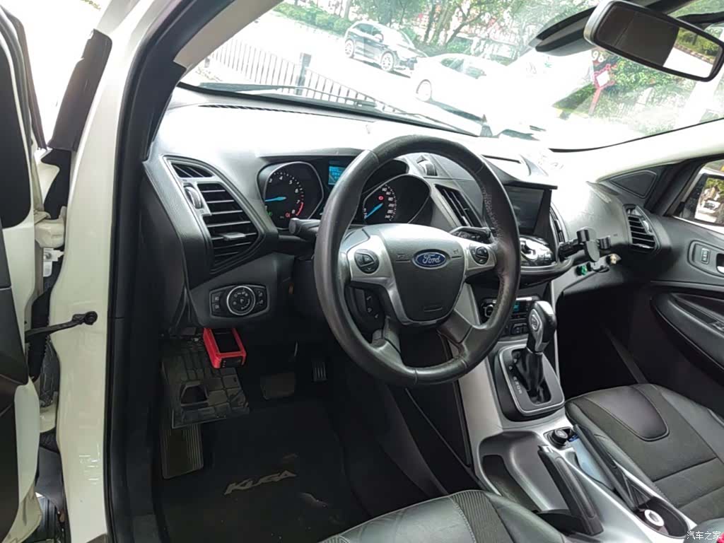 Ford Kuga, 2016 10
