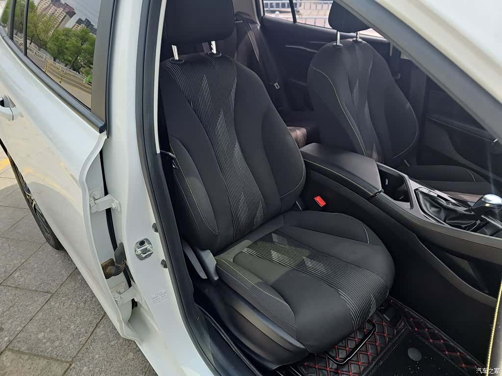 Roewe i5, 2021 7