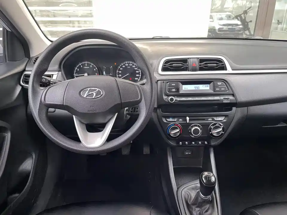 Hyundai Rena