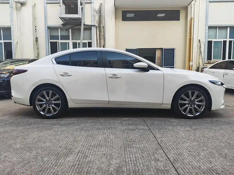 Mazda 3 Angkesaila