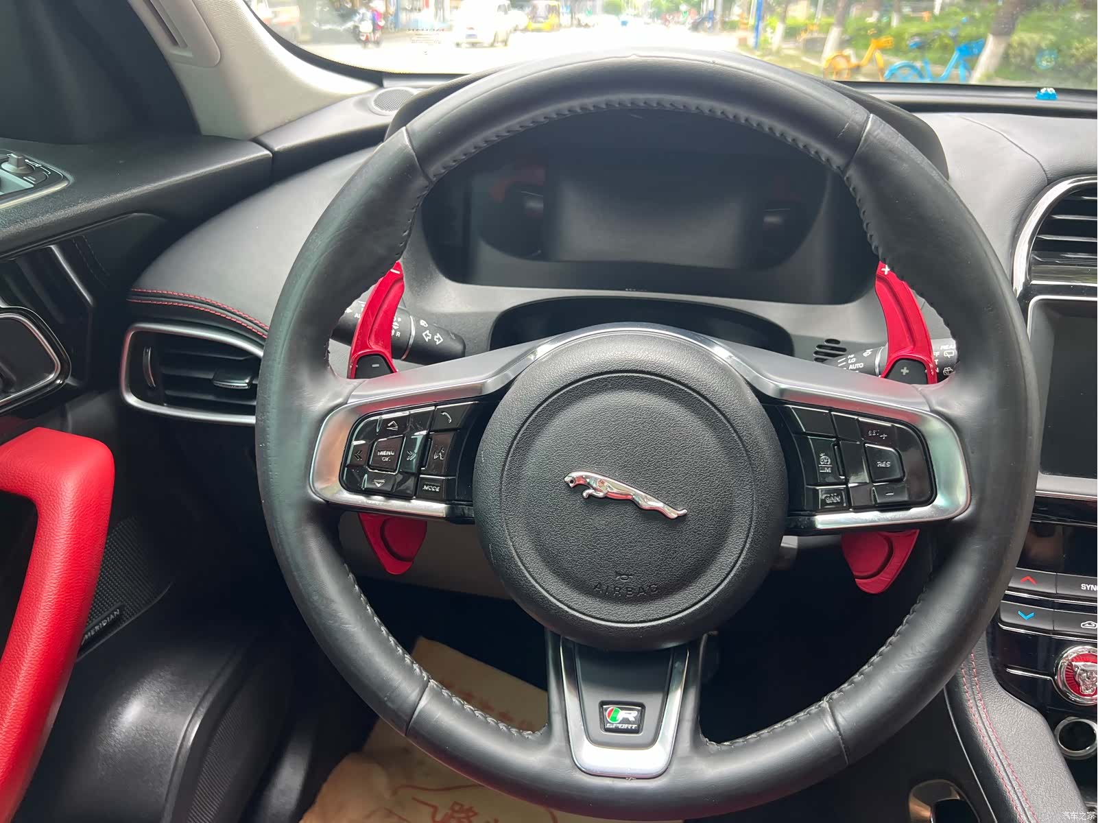 Jaguar F-PACE, 2017 27