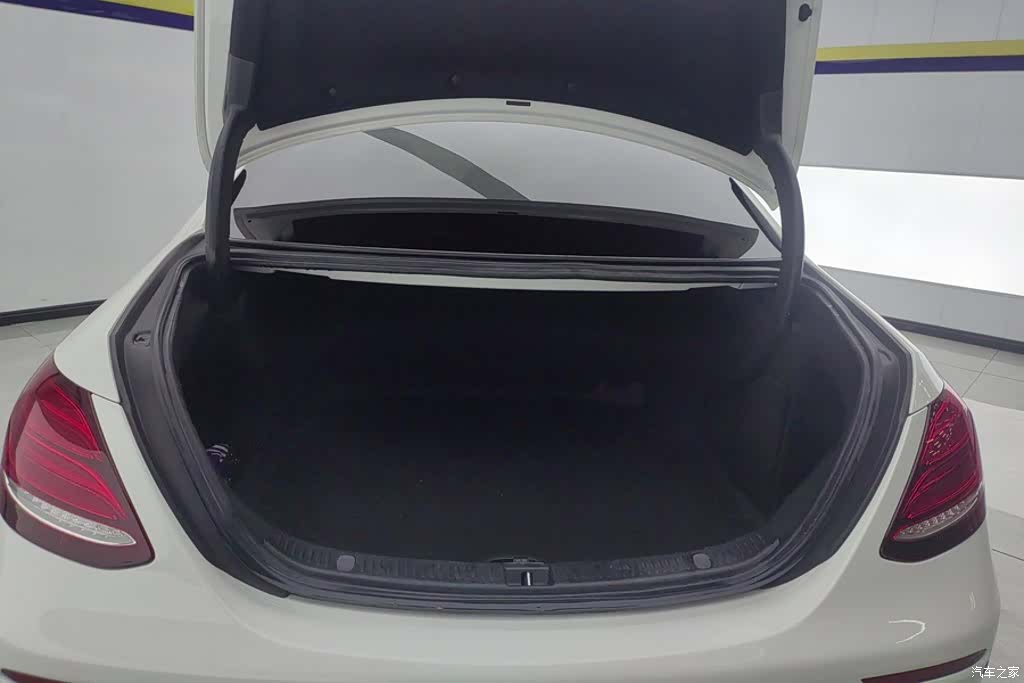 Mercedes-Benz E-Class, 2017 4