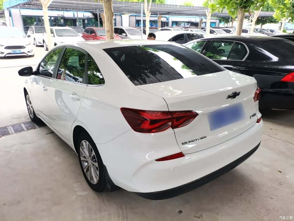 Chevrolet 320, 2022 все фото