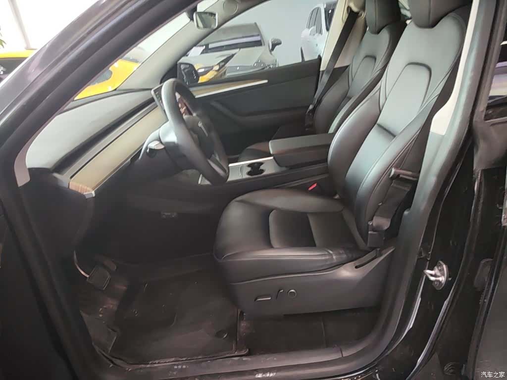 Tesla Model Y, 2022 15