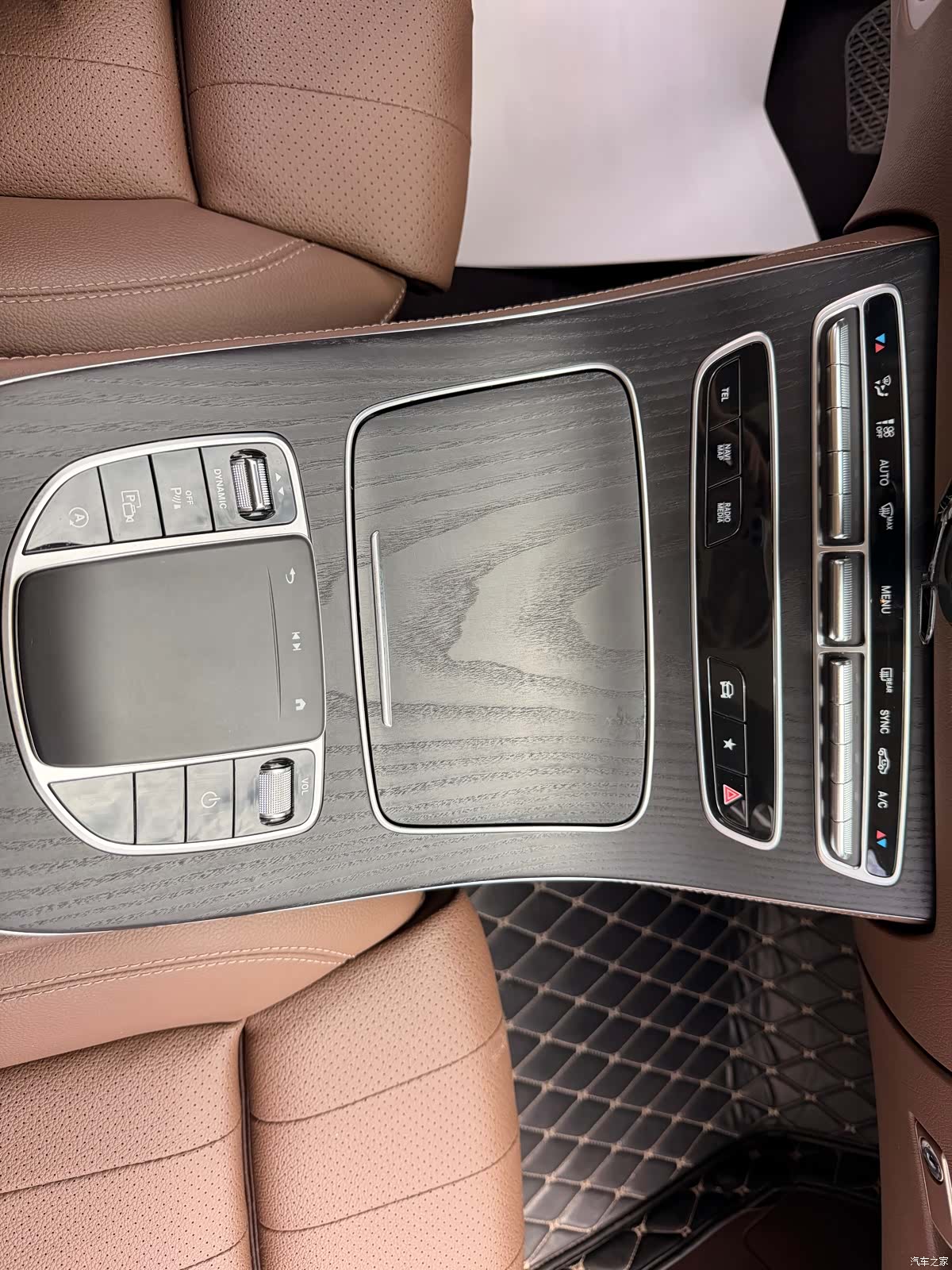 Mercedes-Benz E-Class, 2023 13