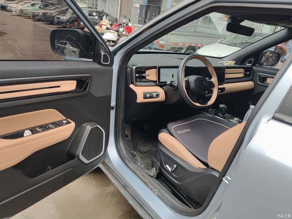 Geely Icon, 2024 13
