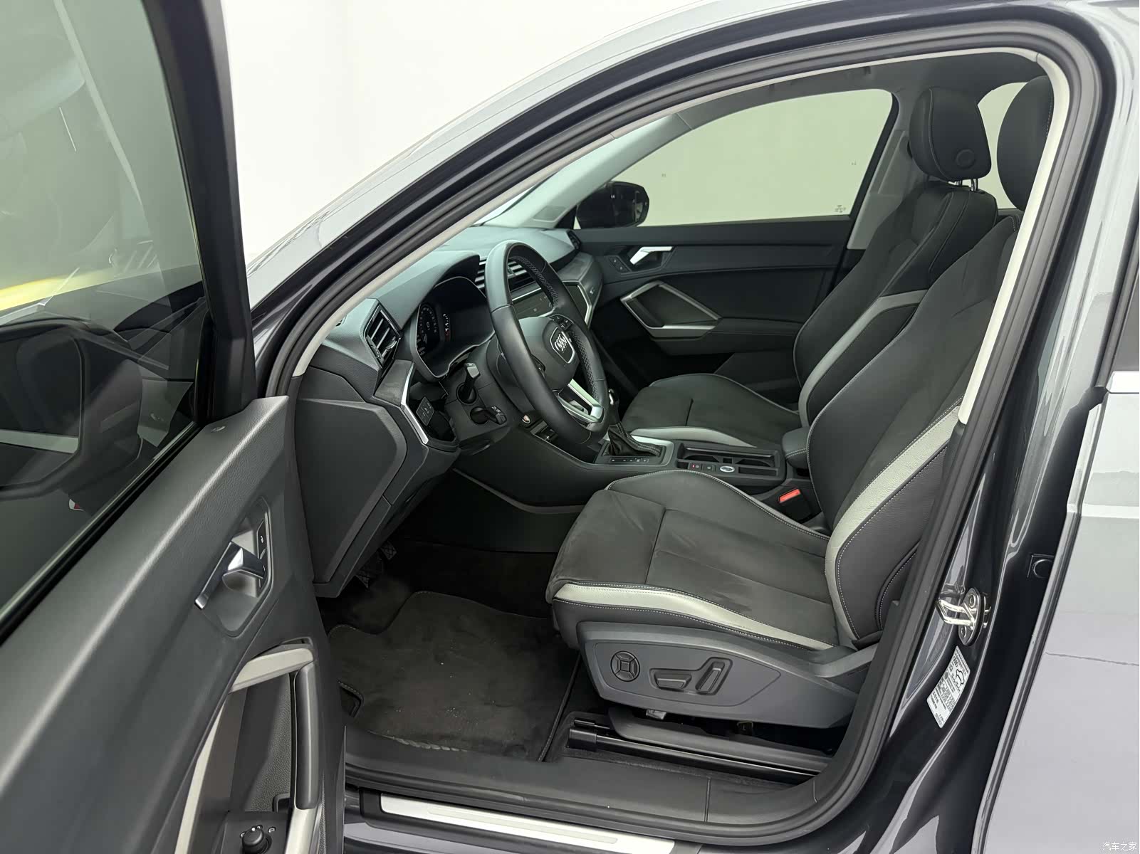 Audi Q3, 2023 20