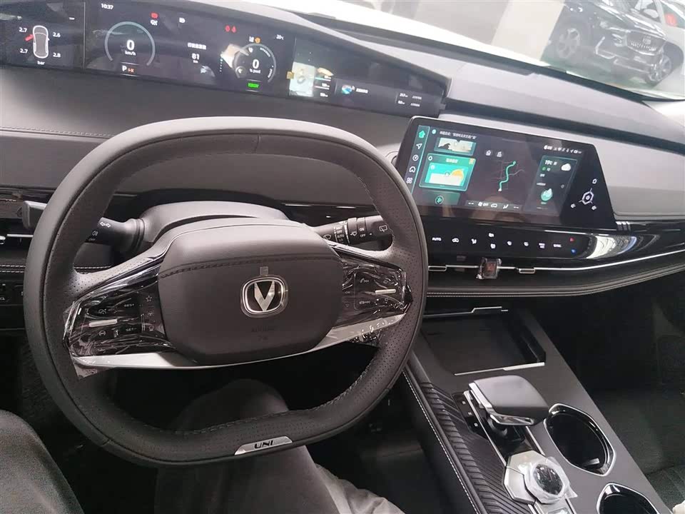 Changan UNI-K Smart iDD