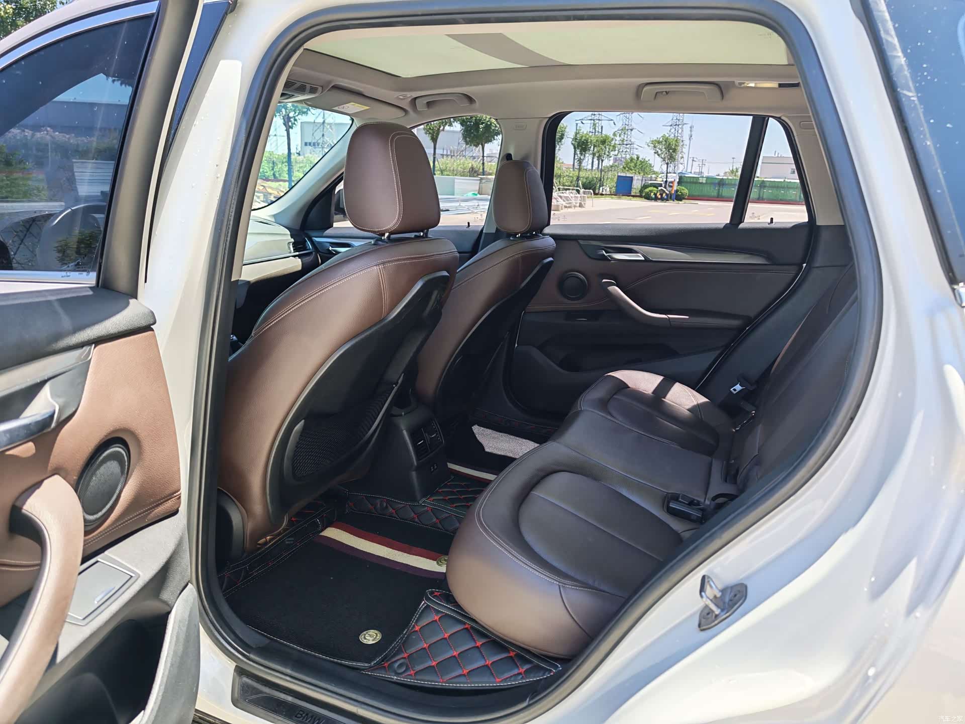 BMW X1, 2019 все фото