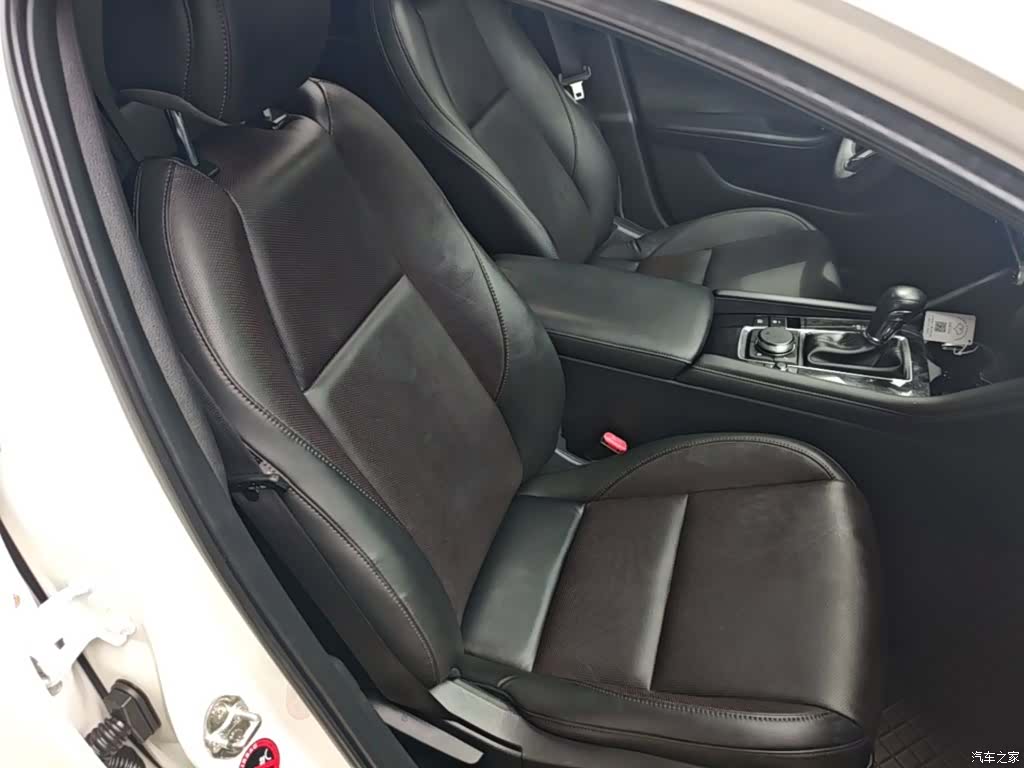Mazda Mazda3, 2022 25