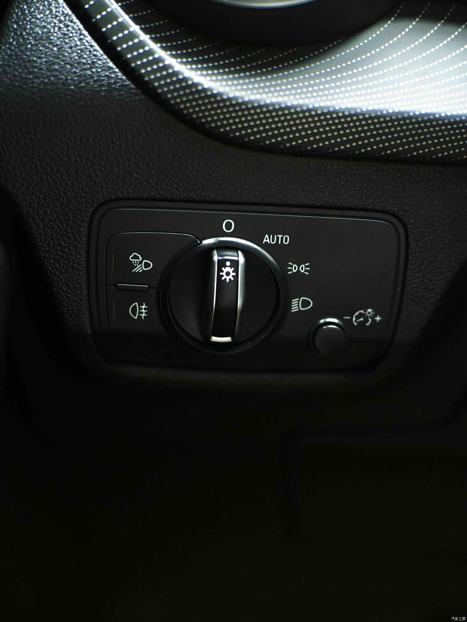 Audi Q2L, 2021 10