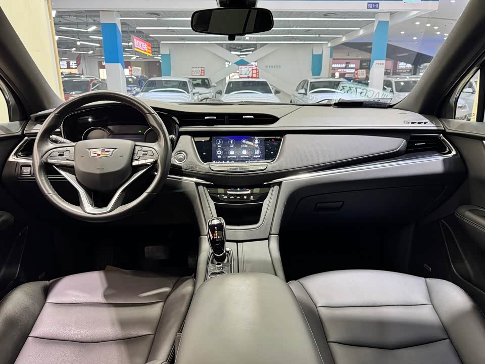 Cadillac XT6