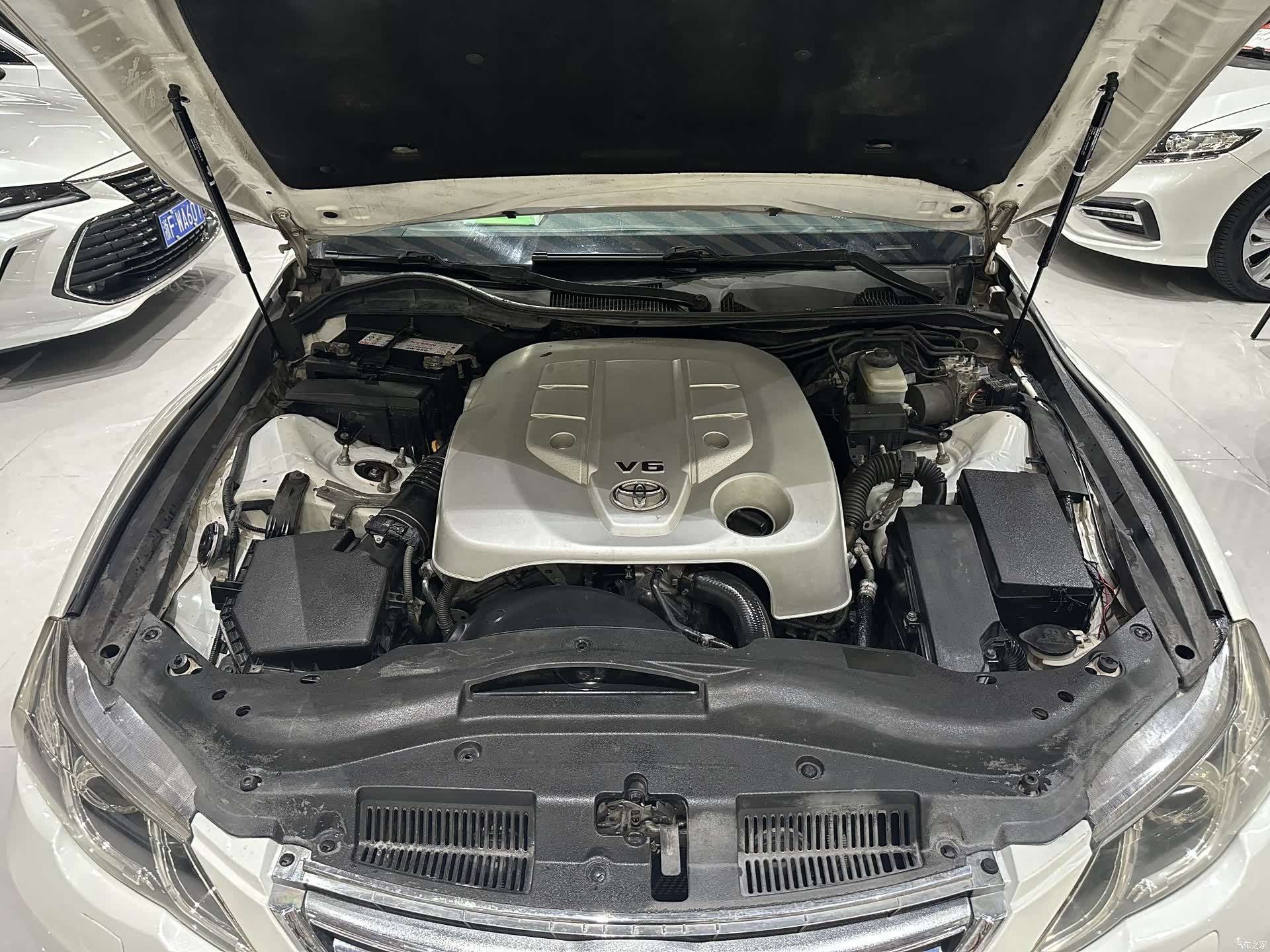 Toyota 2.5V, 2012 6