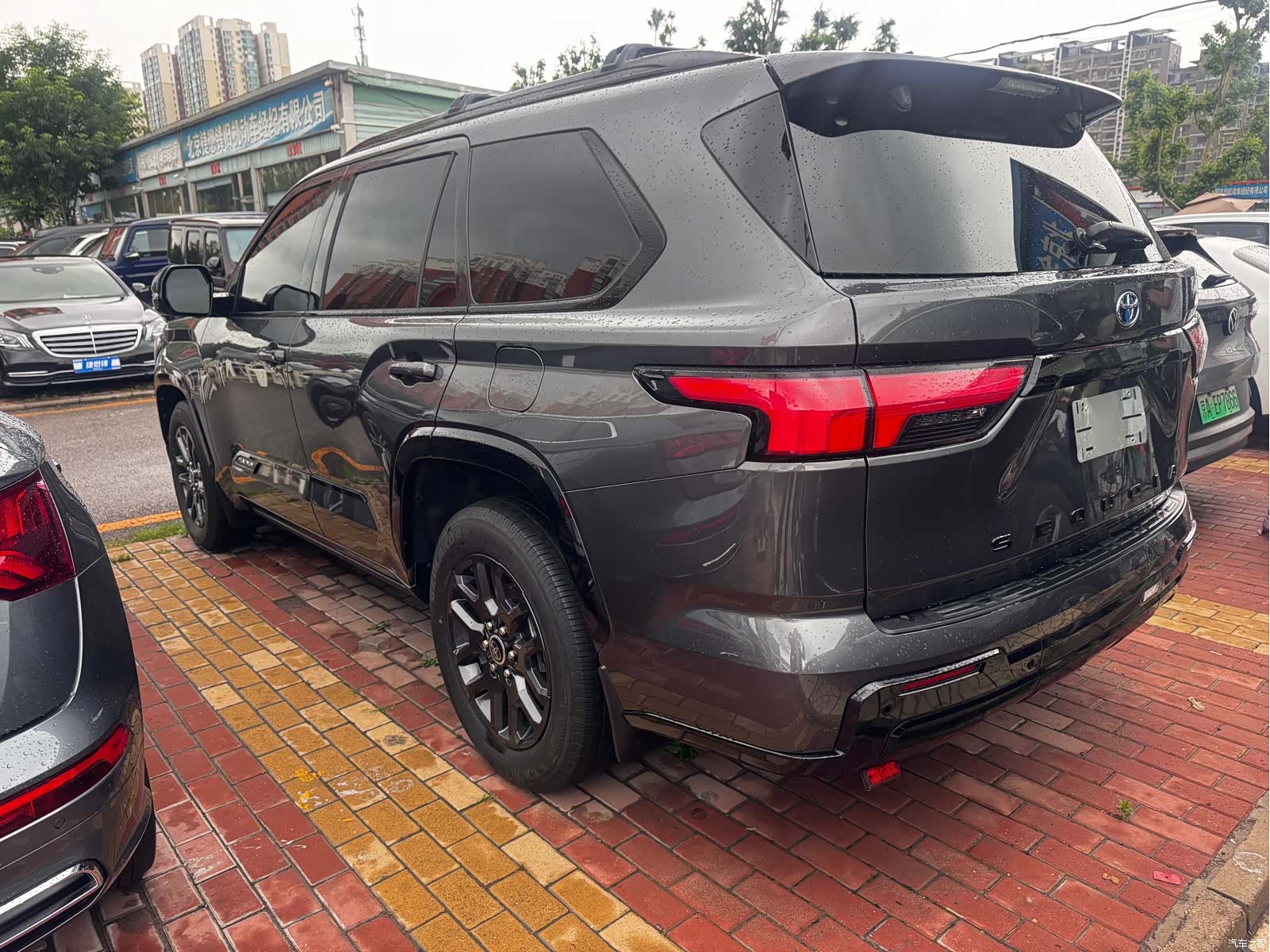 Toyota Sequoia, 2023 14