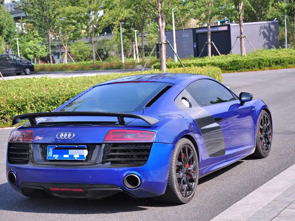 Audi R8