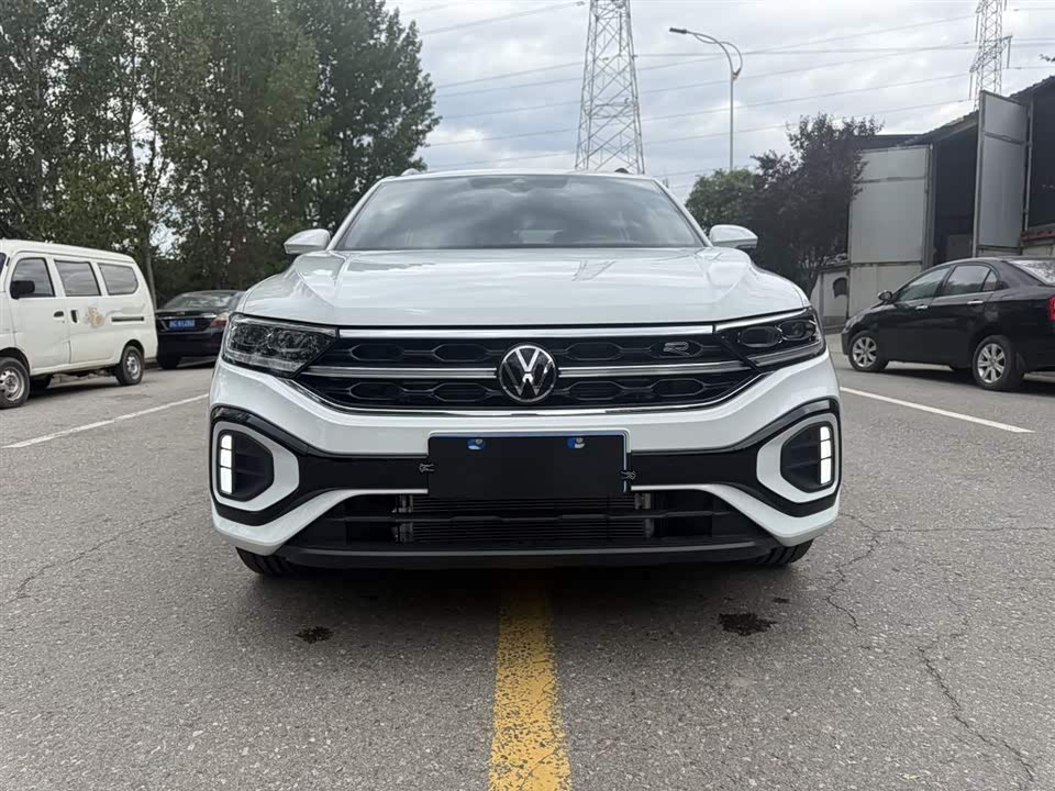 Volkswagen T-ROC exploring Songs