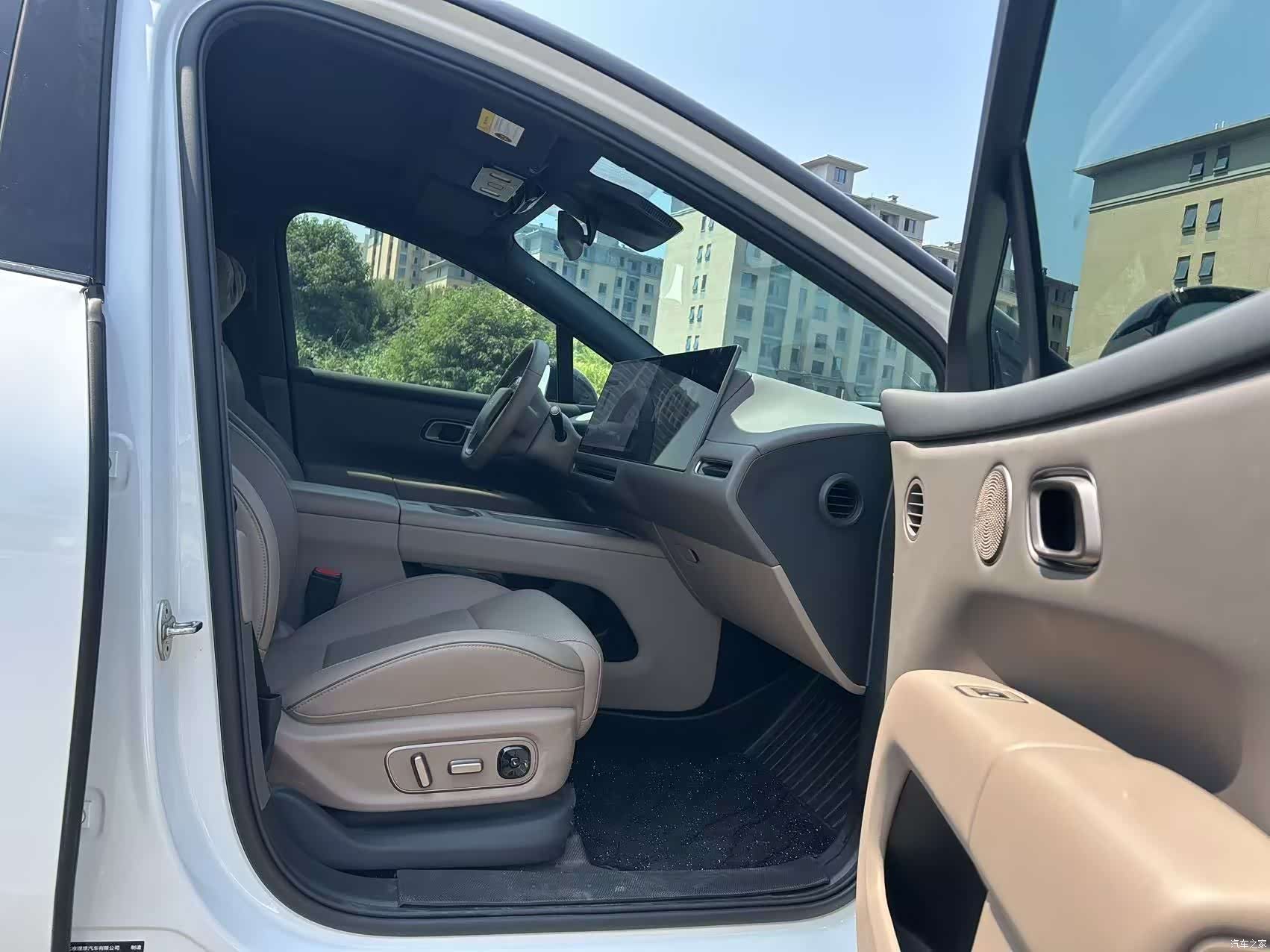 Li Auto i6, 2026 10