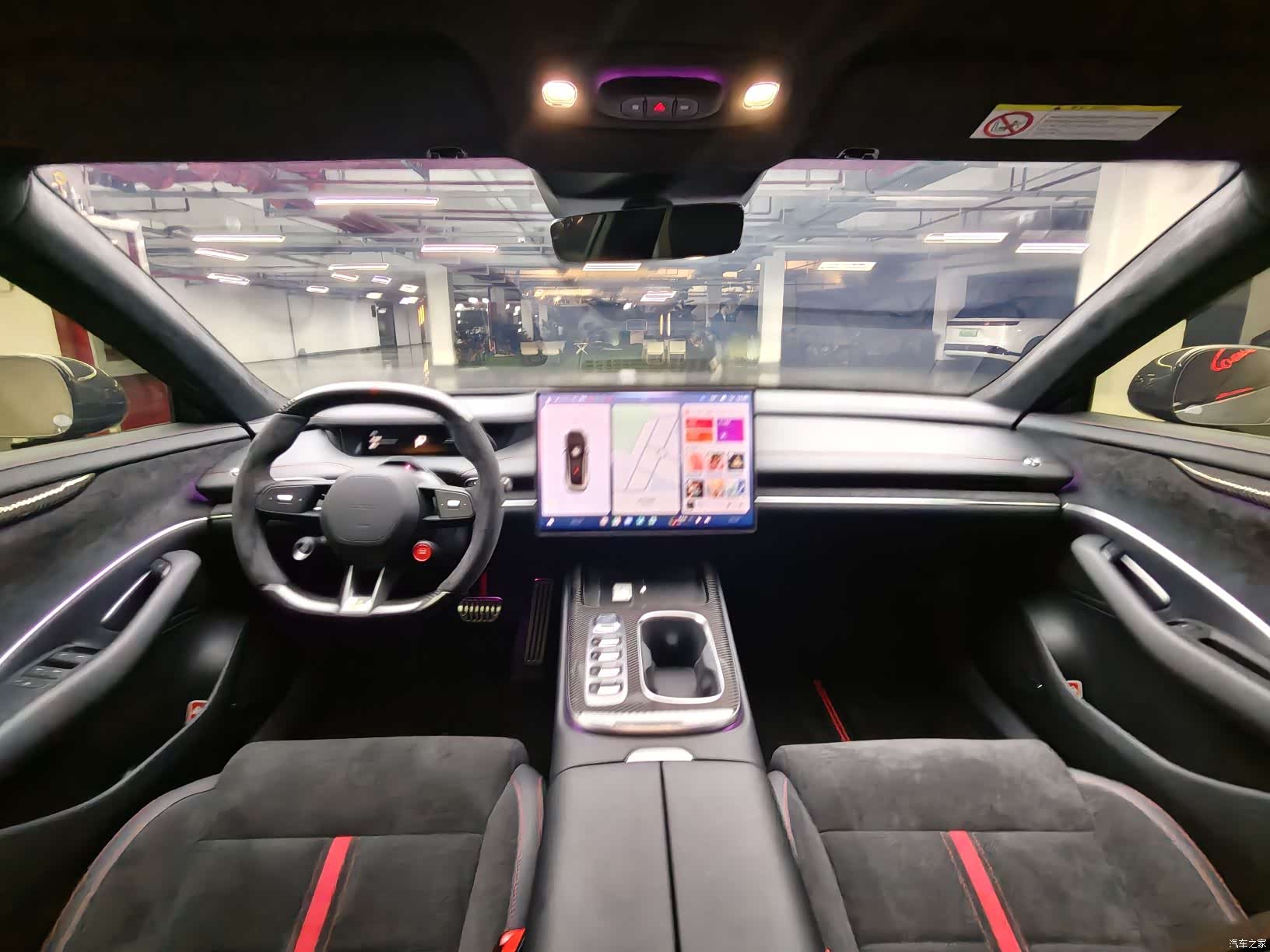 Xiaomi SU7, 2025 11