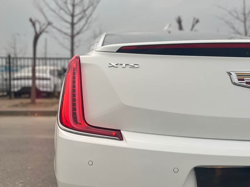 Cadillac XTS