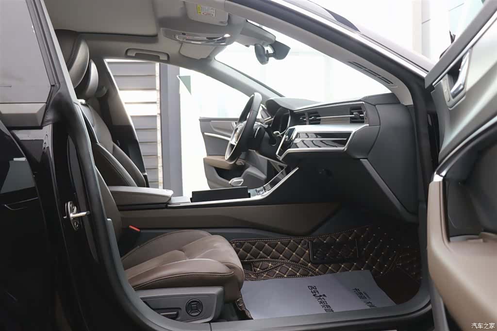 Audi A7L, 2023 22