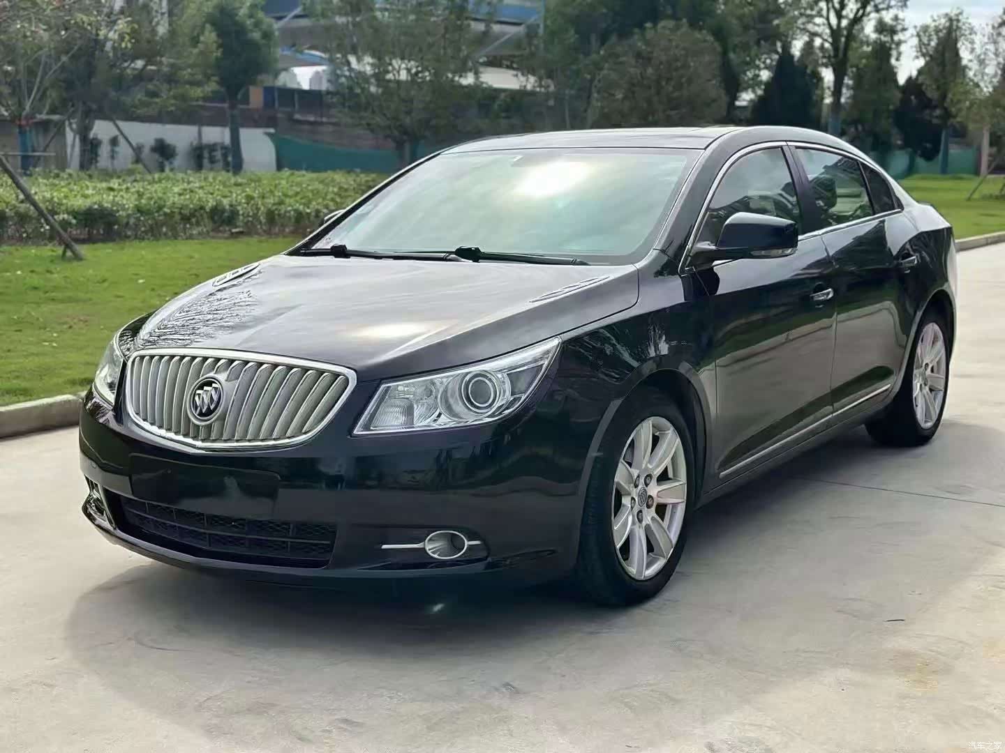 Buick LaCrosse, 2012 1