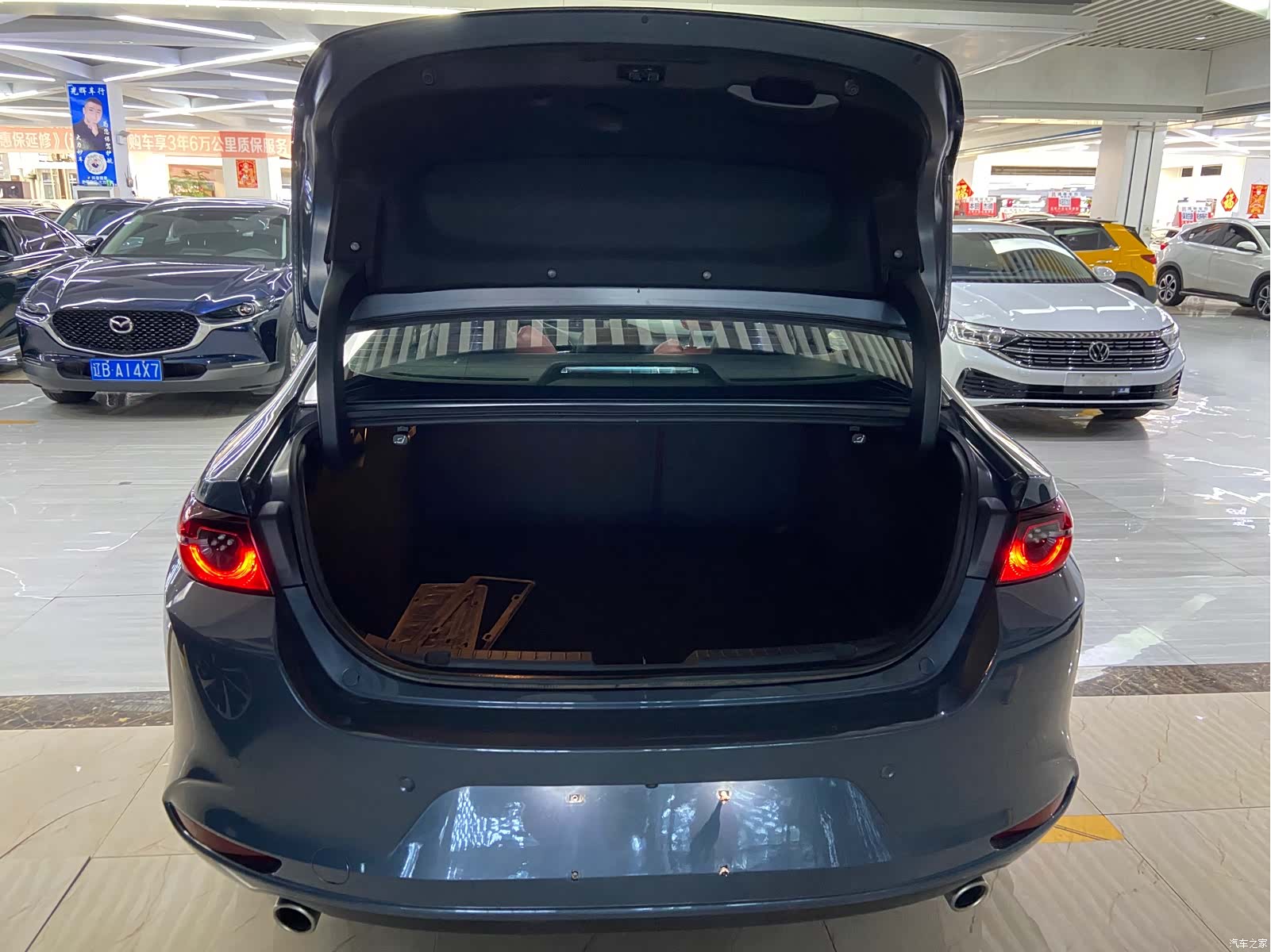 Mazda Mazda3, 2023 11