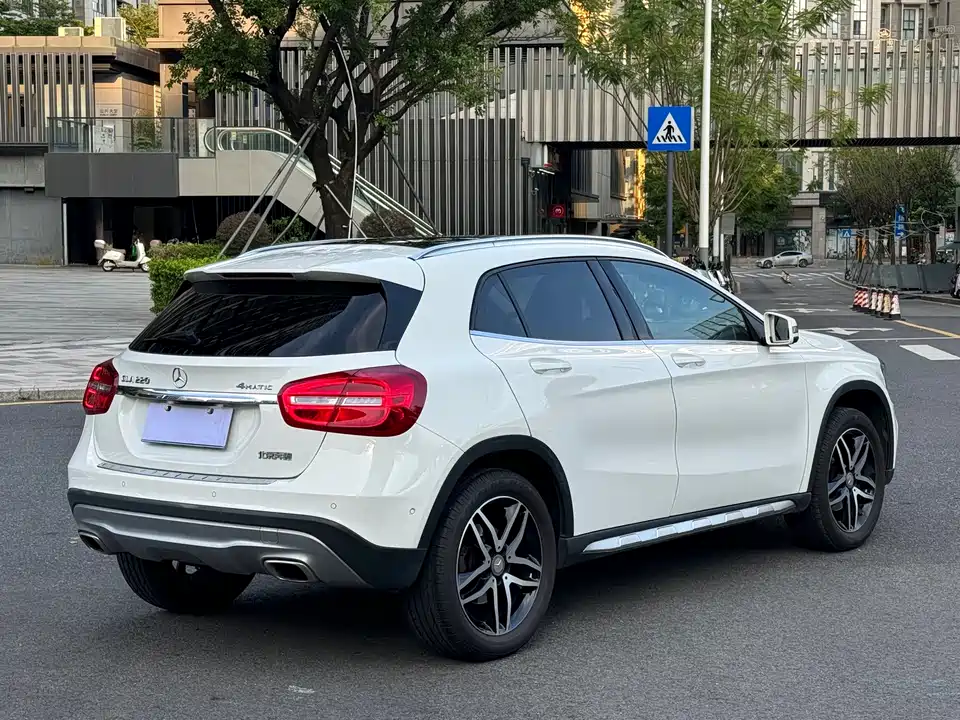 Mercedes-Benz GLA