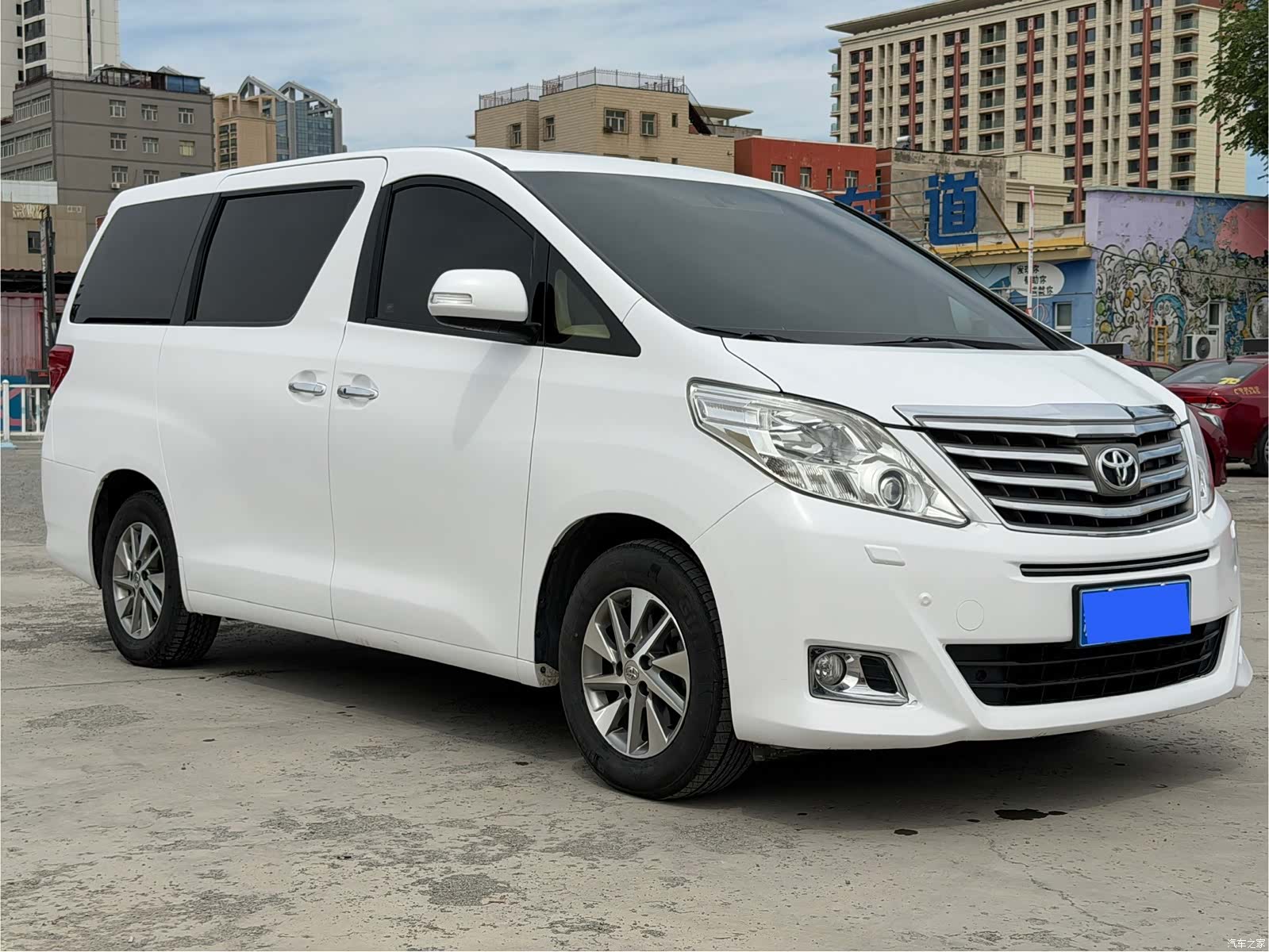 Toyota Alphard, 2014 3