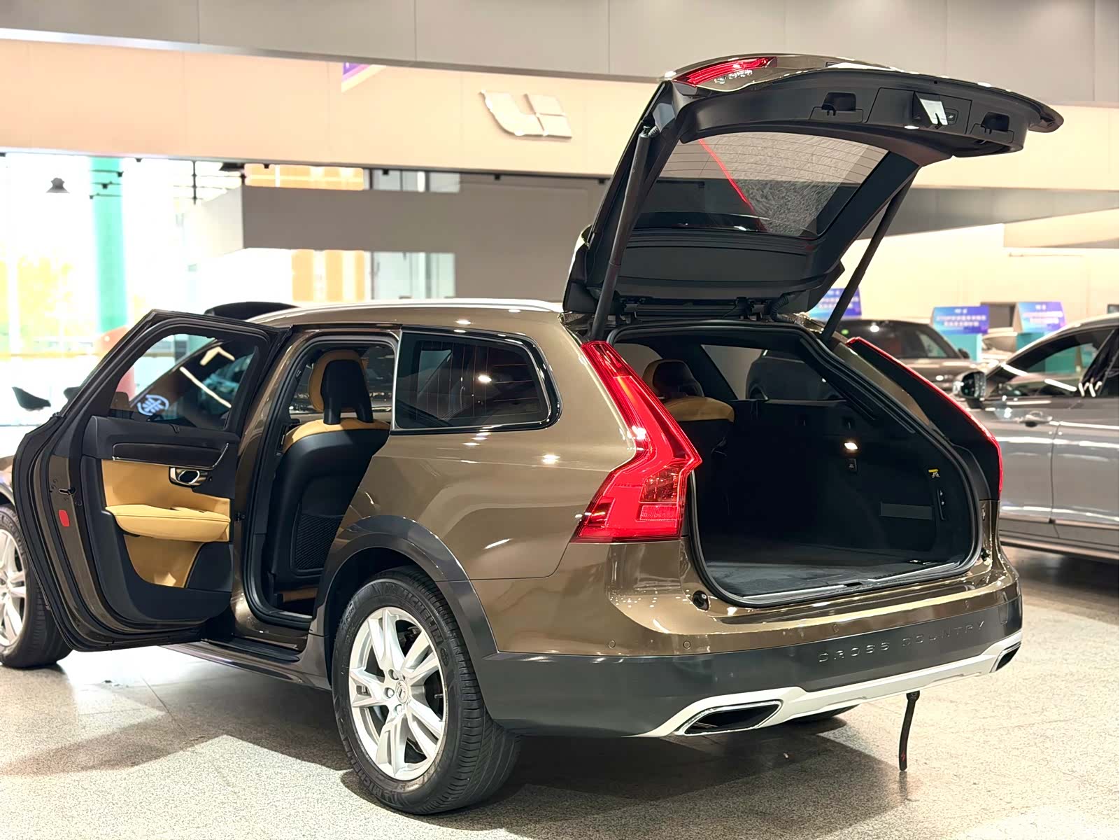 Volvo V90, 2018 9
