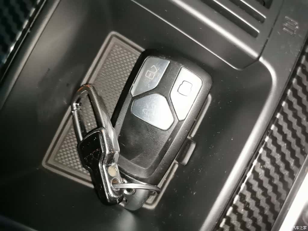 Audi A4L, 2022 9
