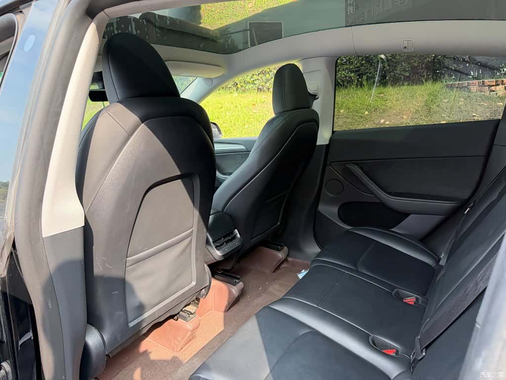 Tesla Model Y, 2023 11