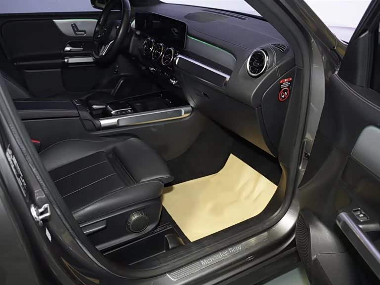 Mercedes-Benz GLB Mercedes-Benz GLB