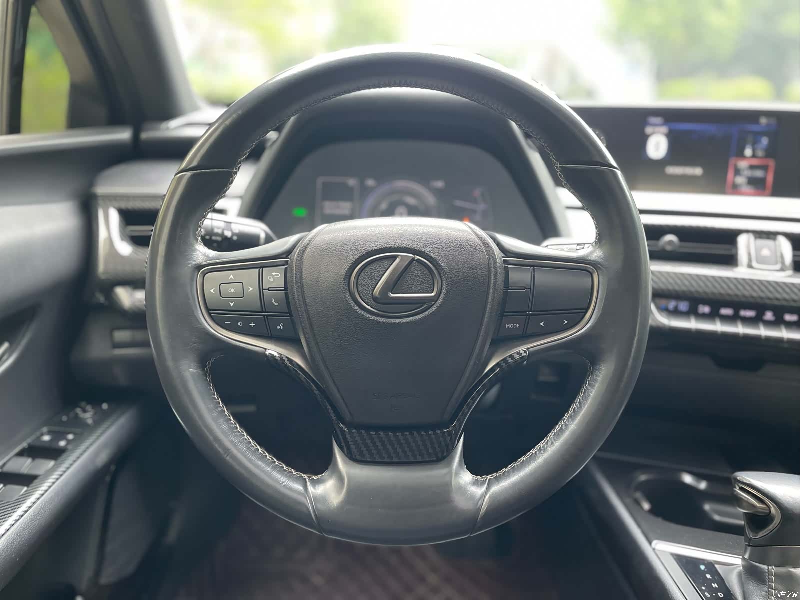 Lexus UX, 2019 14