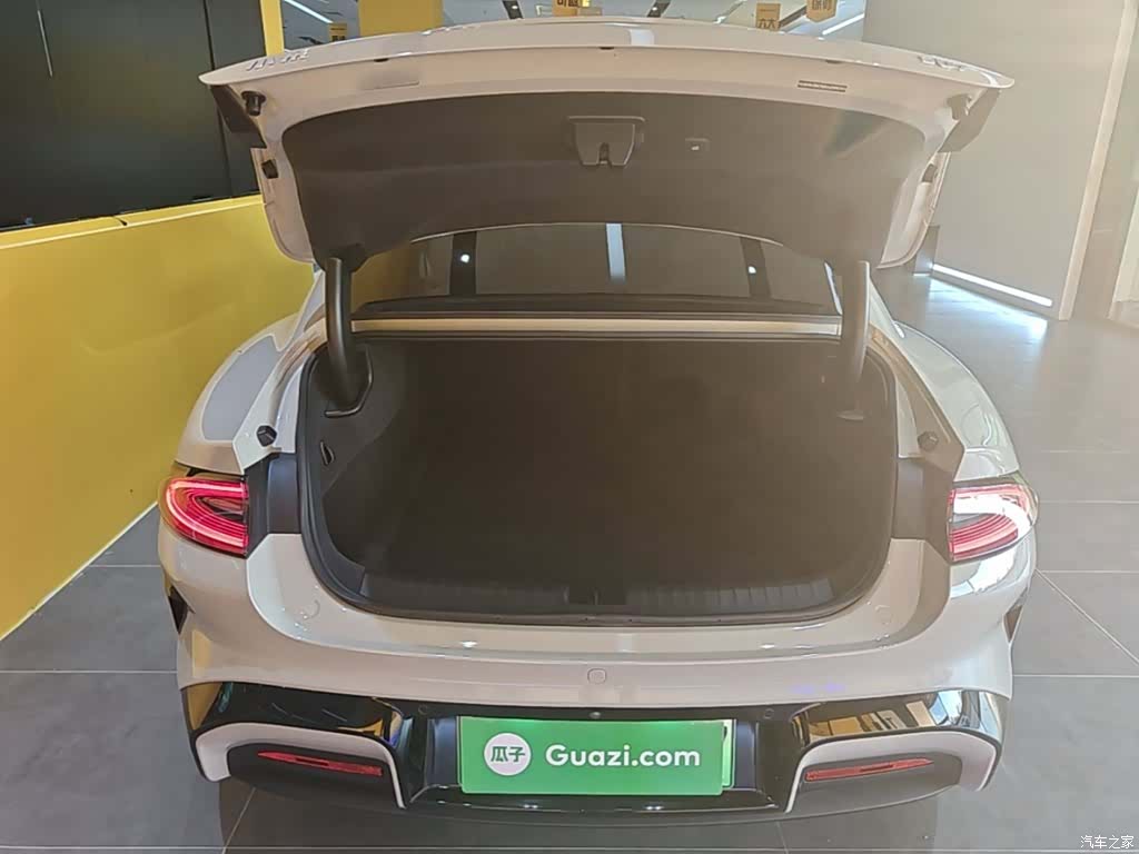 Xiaomi SU7, 2025 19