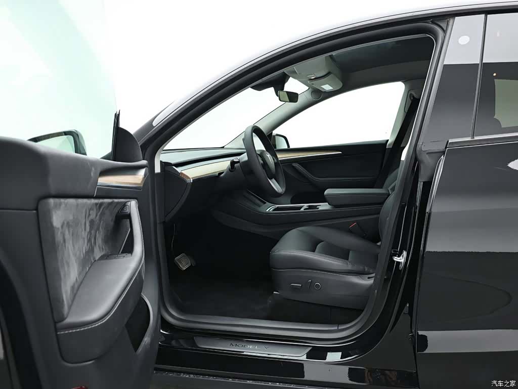 Tesla Model Y, 2021 12