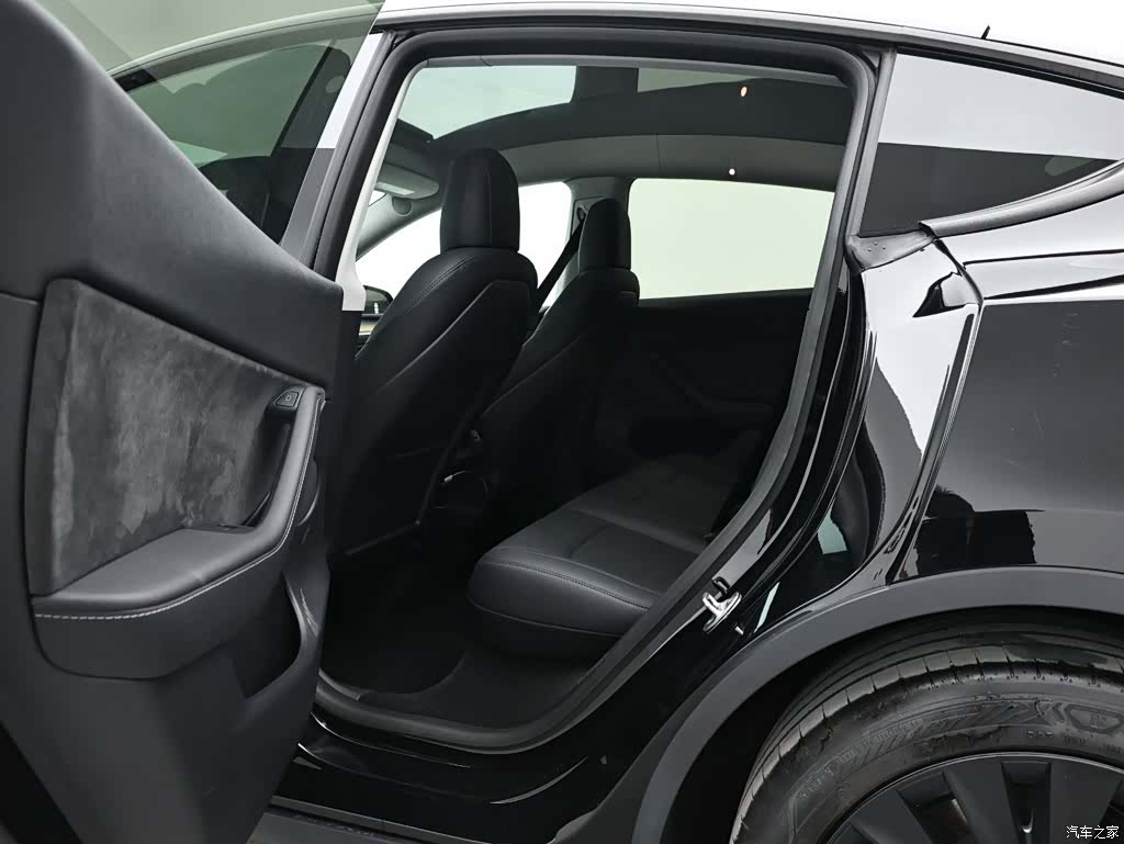 Tesla Model Y, 2021 13