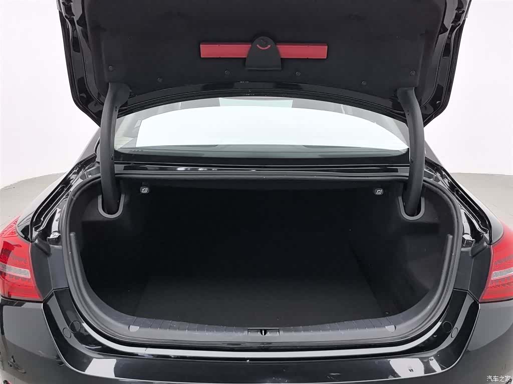 Hongqi H5, 2019 16