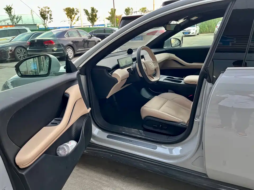 NIO ET5