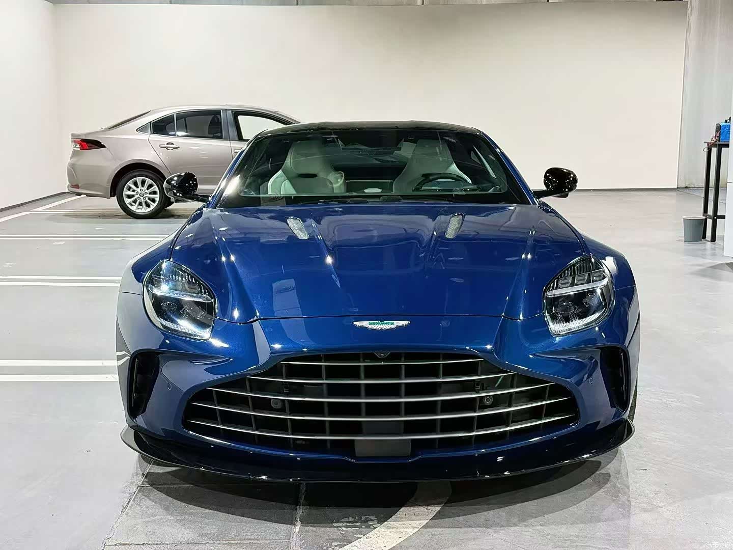Aston Martin Vantage, 2024 3