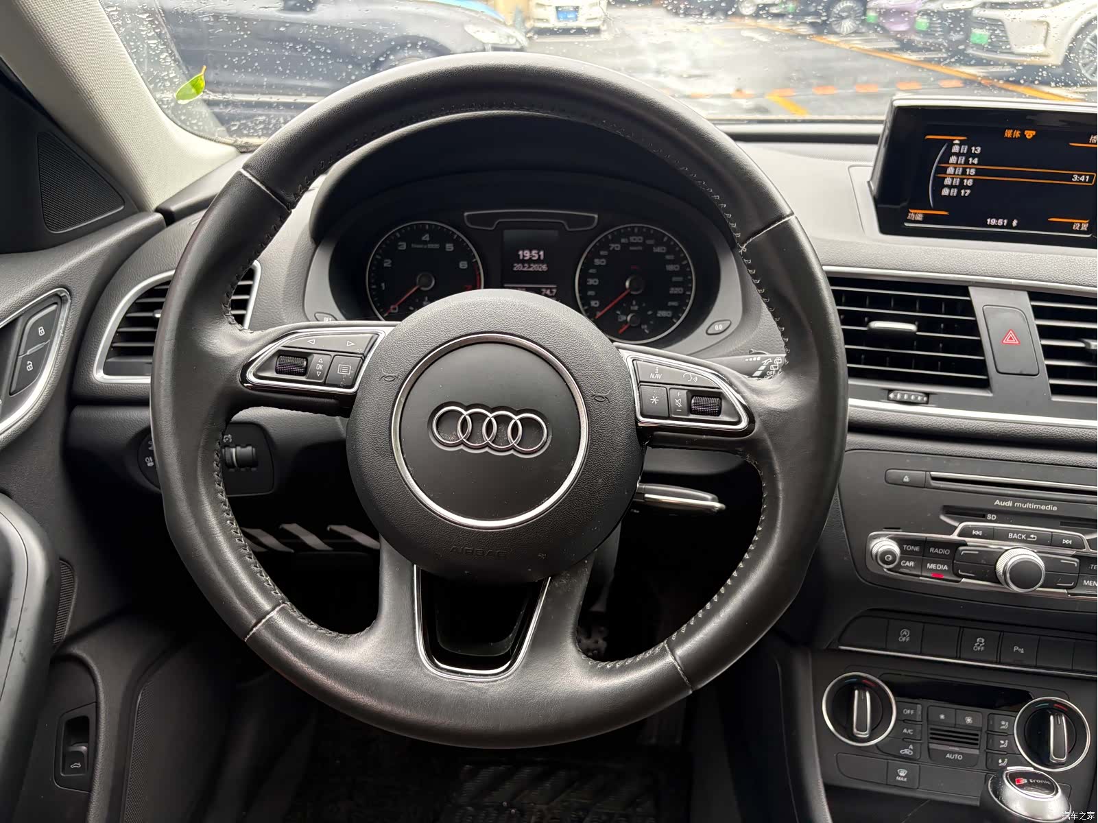 Audi Q3, 2017 10