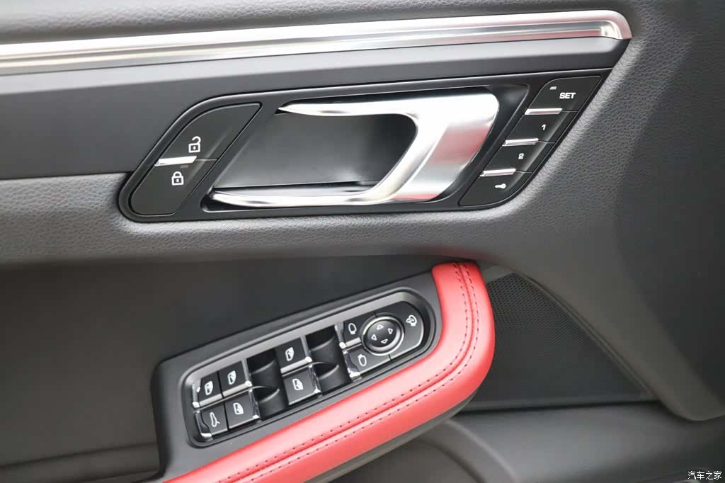 Porsche Macan, 2024 11